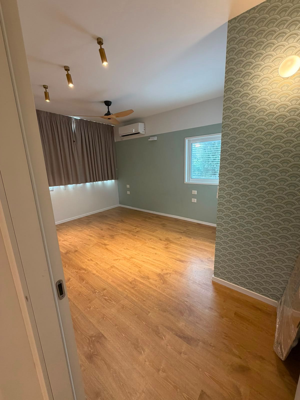 Appartement Neuf 4 Pièces à Tel Aviv avec Parking
