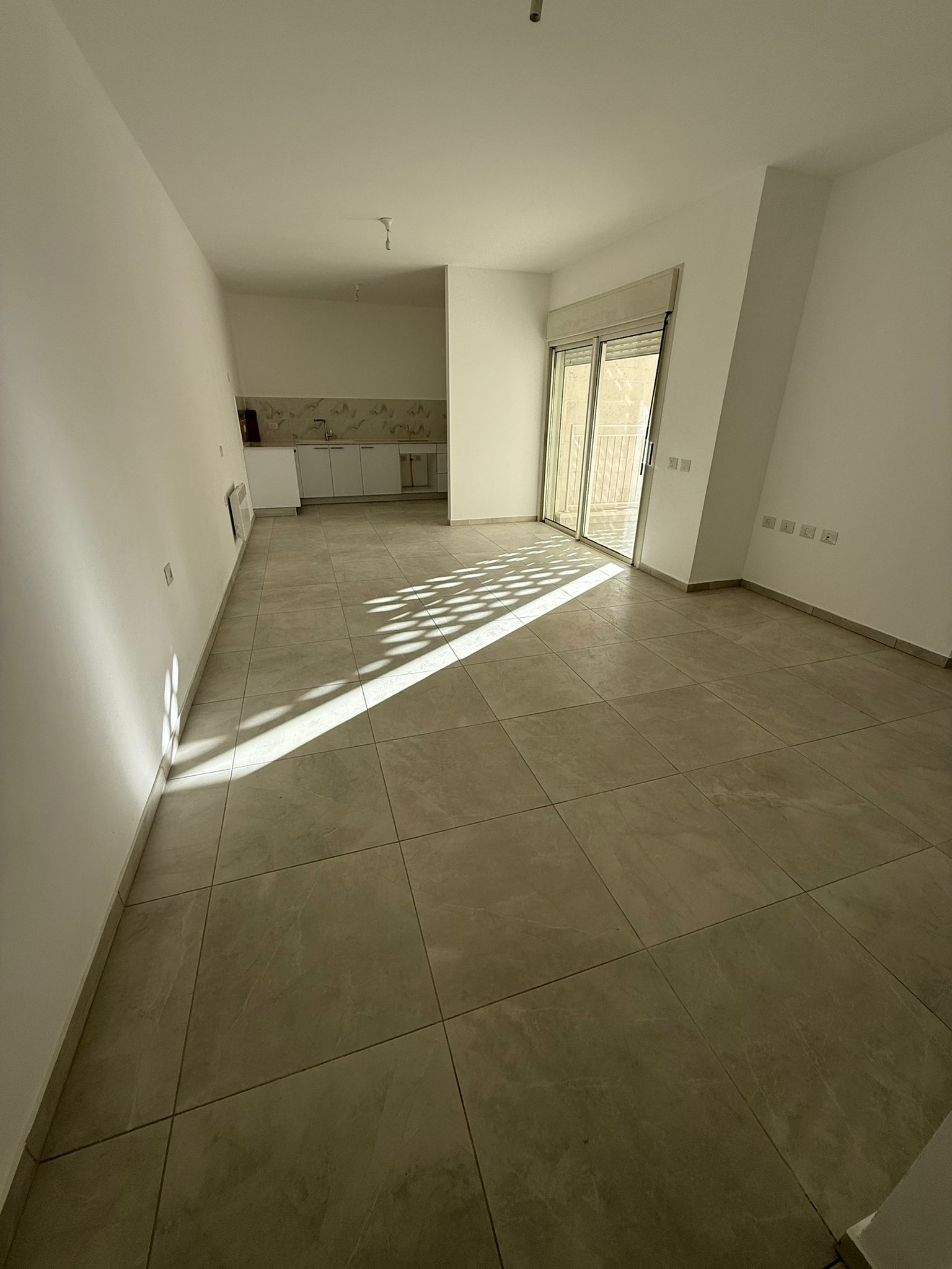 Appartement Neuf de Luxe à Louer avec Terrasse