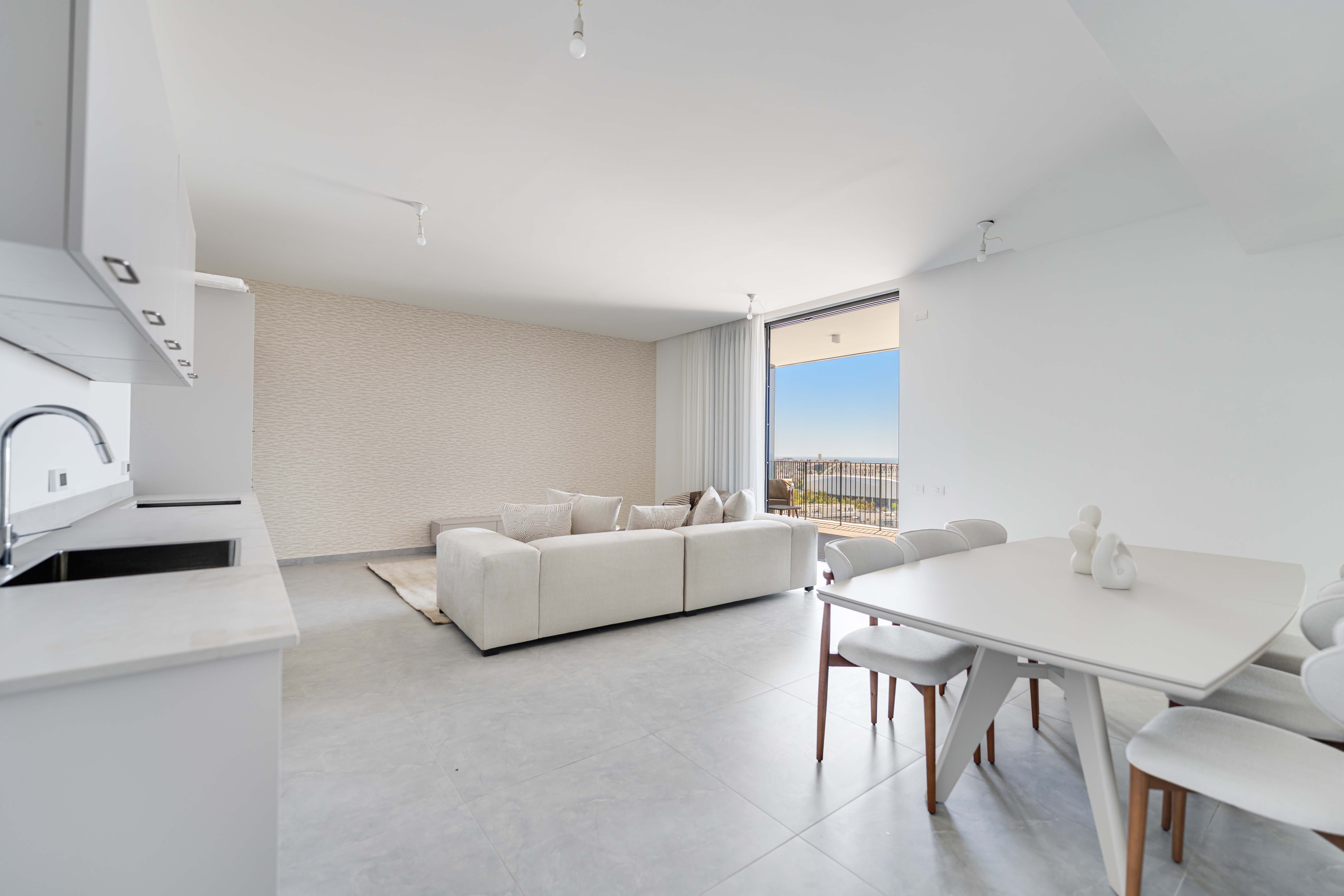 Mini Penthouse Neuf avec Vue Mer à Tel Aviv